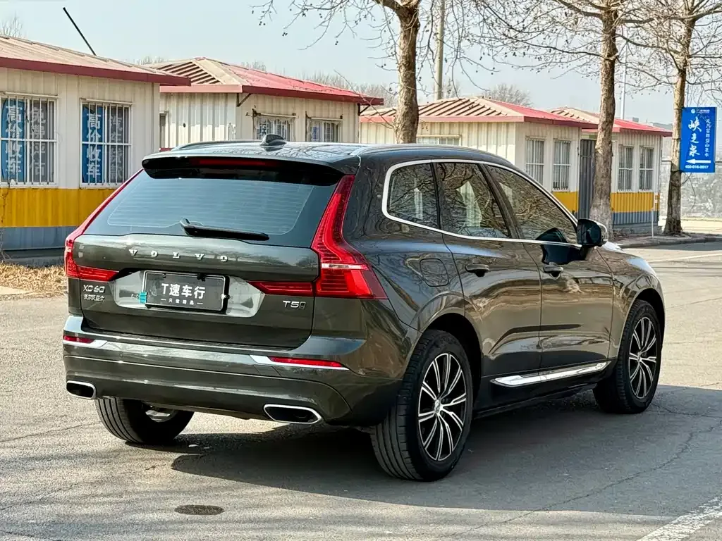 Volvo XC60 — фото 4