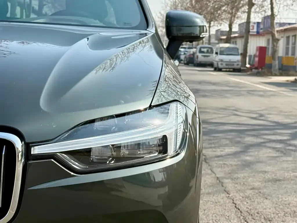 Volvo XC60 — фото 2