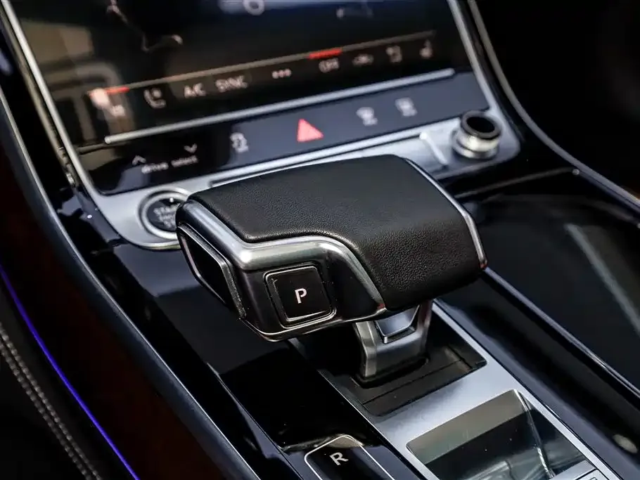 Audi A8 2022 из CN, фото 3