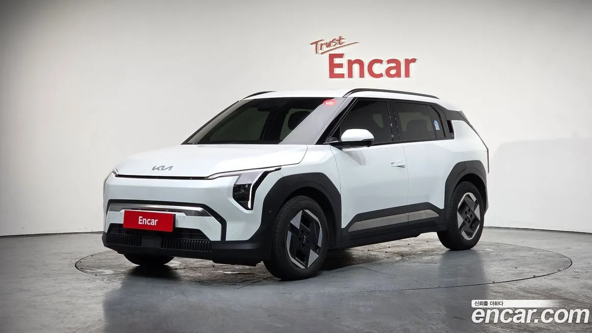 Kia EV3 — фото 1