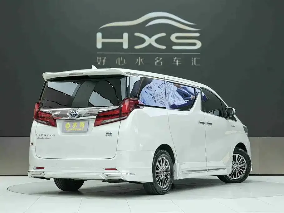 Toyota Alphard — фото 4