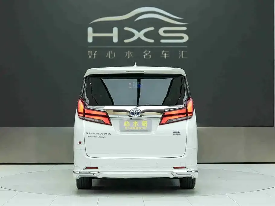 Toyota Alphard — фото 2