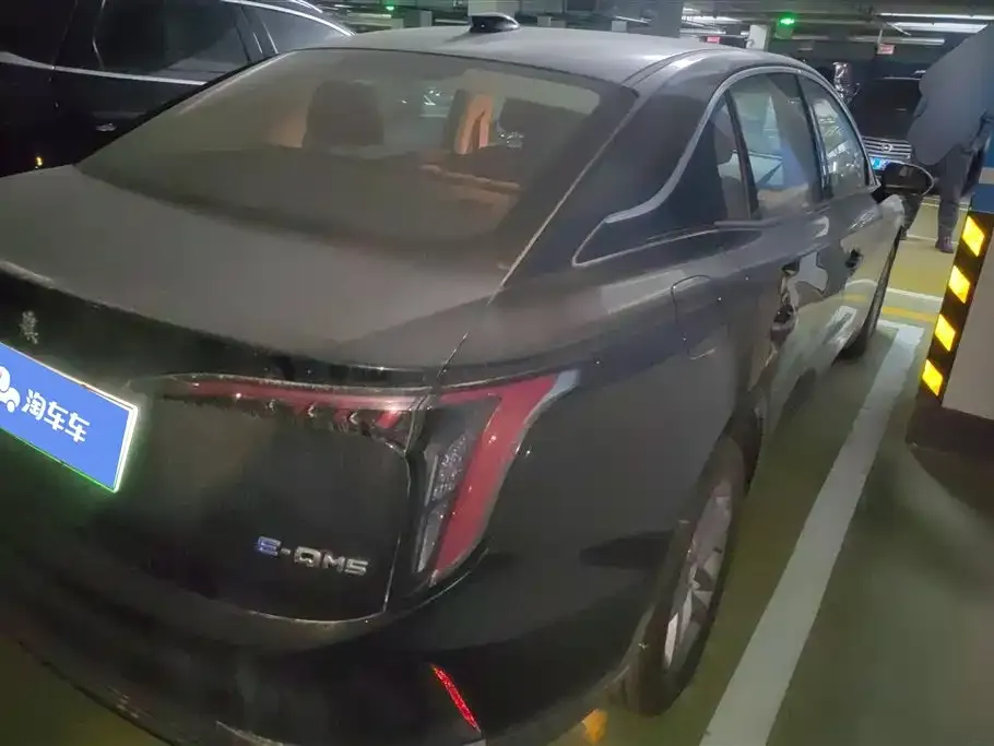 Hongqi E-QM5 — фото 2