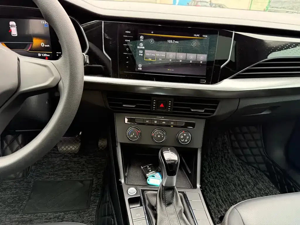 Volkswagen Passat 2022 из CN, фото 2