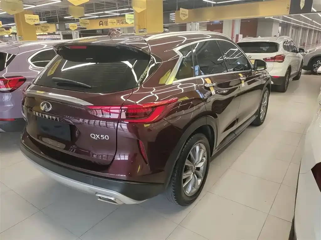 Infiniti QX50 2023 из CN, фото 3