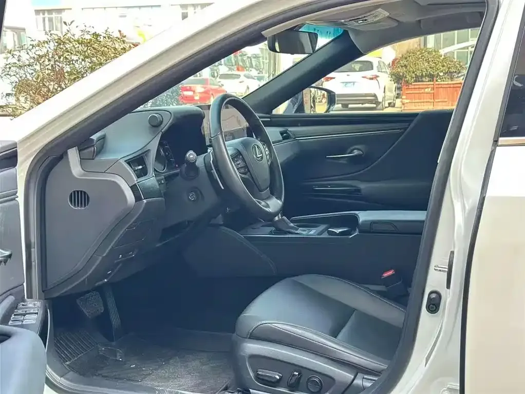 Lexus ES 2023 из CN, фото 3