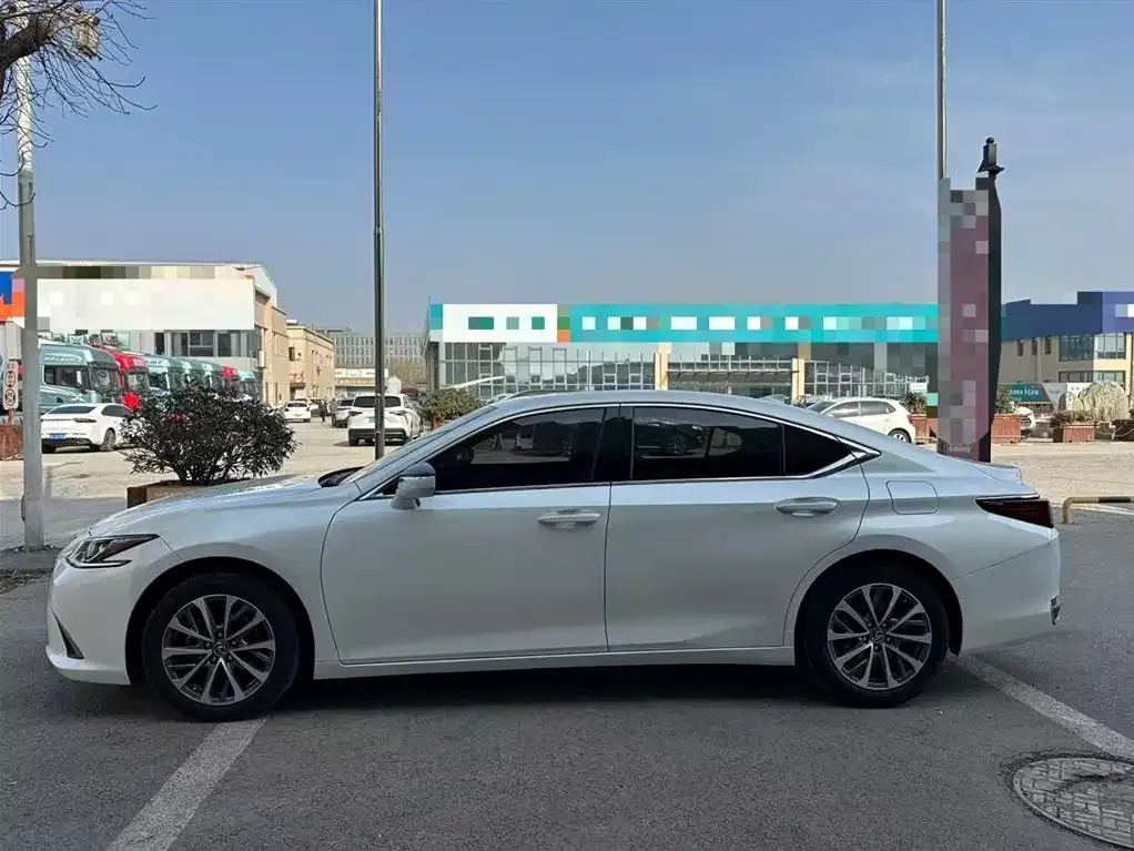 Lexus ES 2023 из CN, фото 7