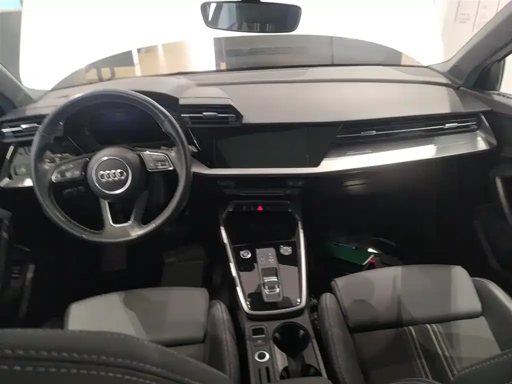 Audi A3 2023 из CN, фото 2