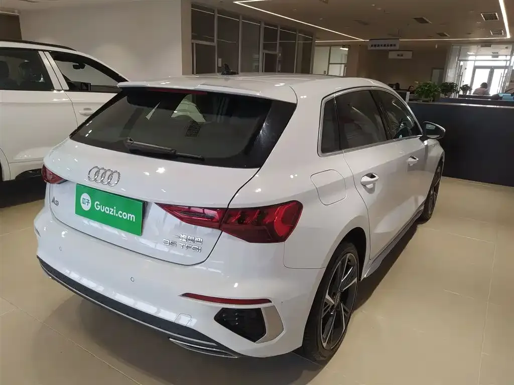 Audi A3 2023 из CN, фото 3