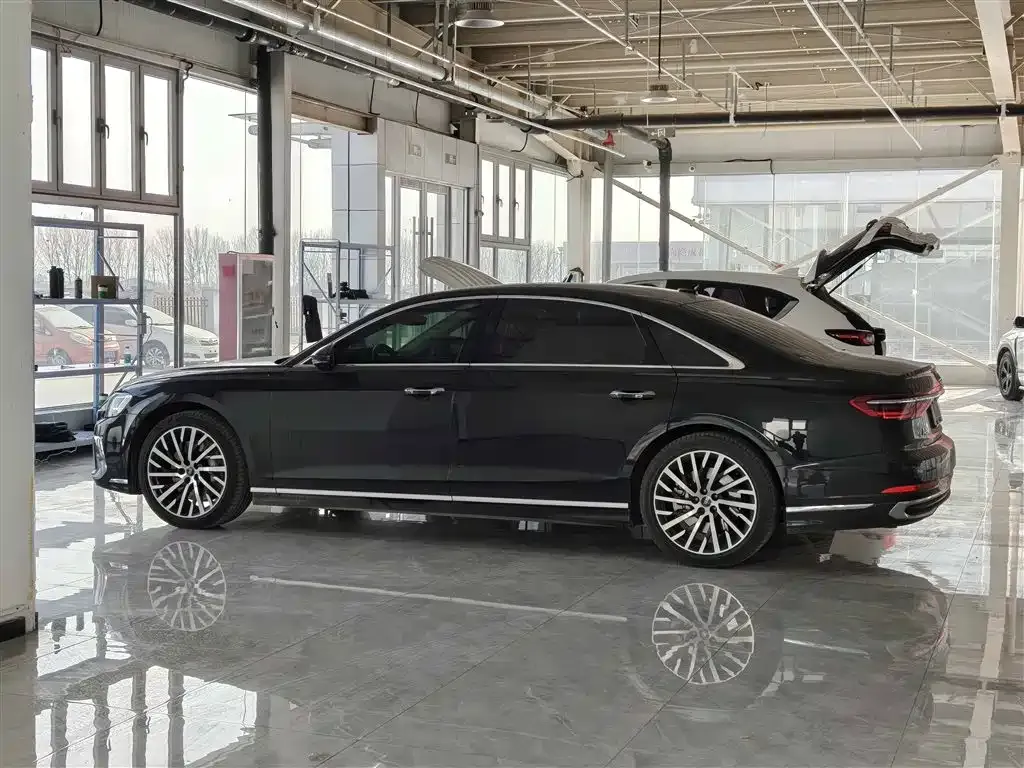 Audi A8 2024 из CN, фото 8