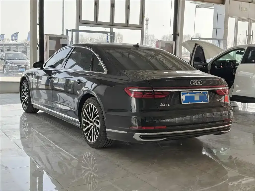 Audi A8 2024 из CN, фото 9