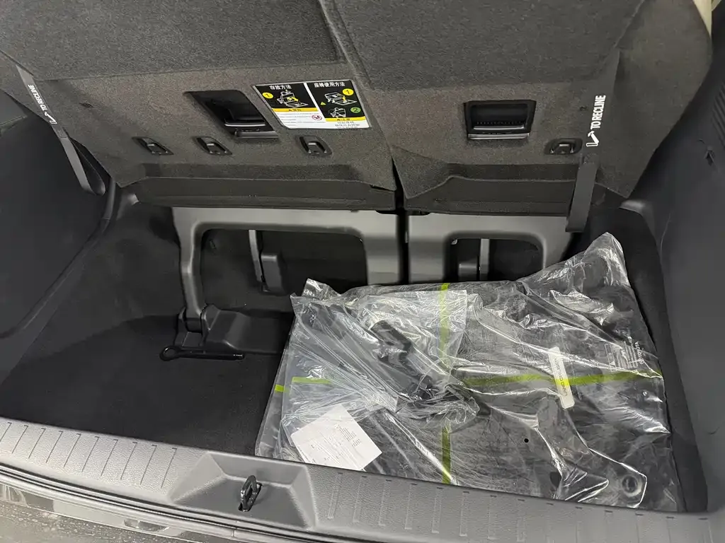 Toyota Granvia 2026 из CN, фото 10