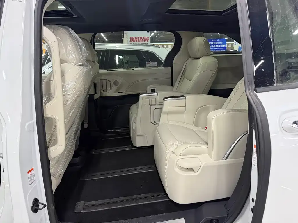 Toyota Granvia 2026 из CN, фото 9