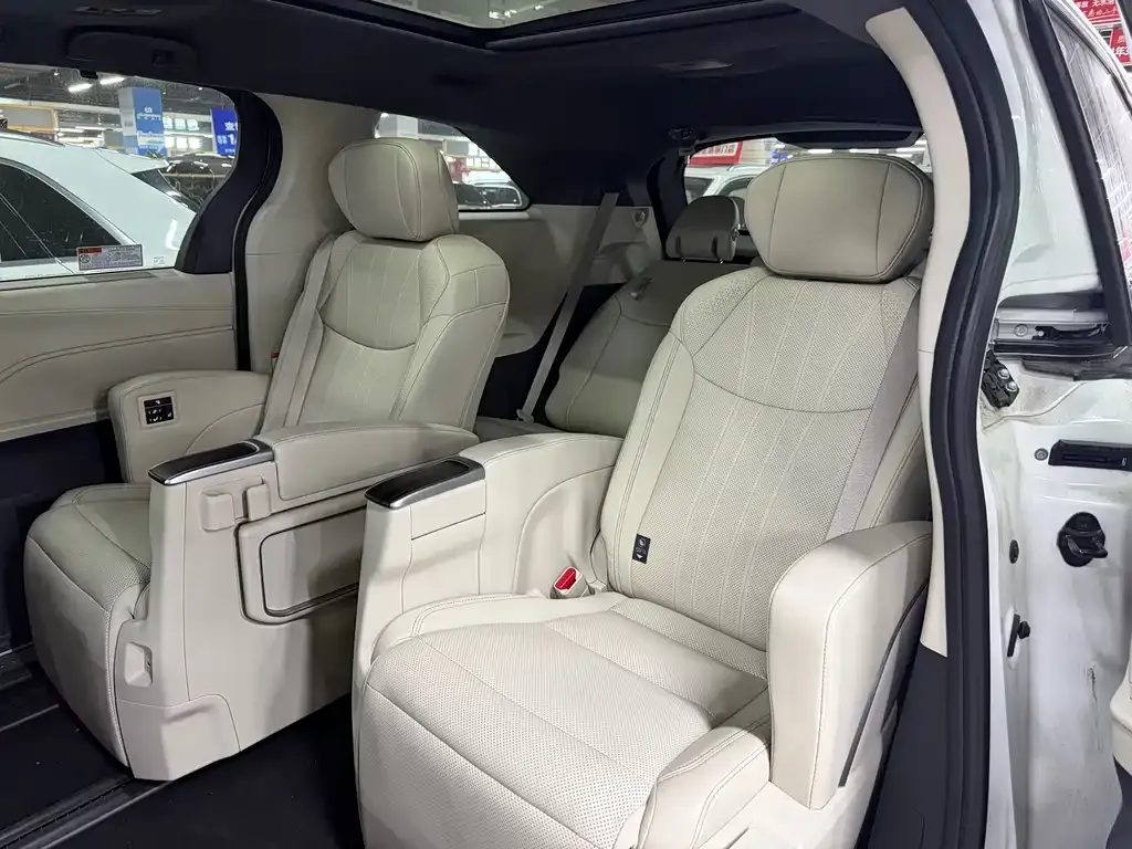 Toyota Granvia 2026 из CN, фото 4