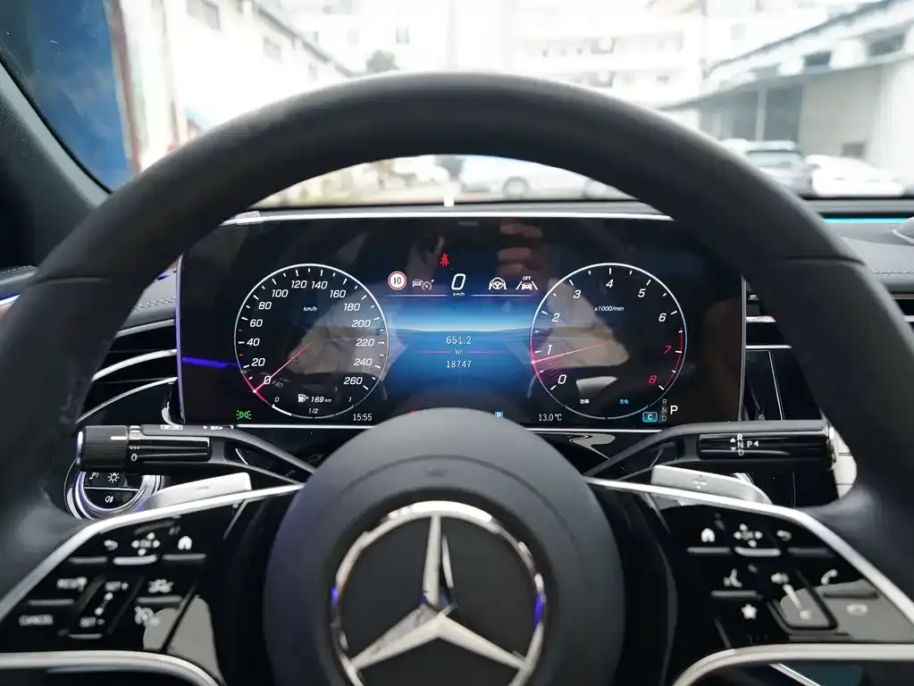 Mercedes-Benz E-Class 2024 из CN, фото 2