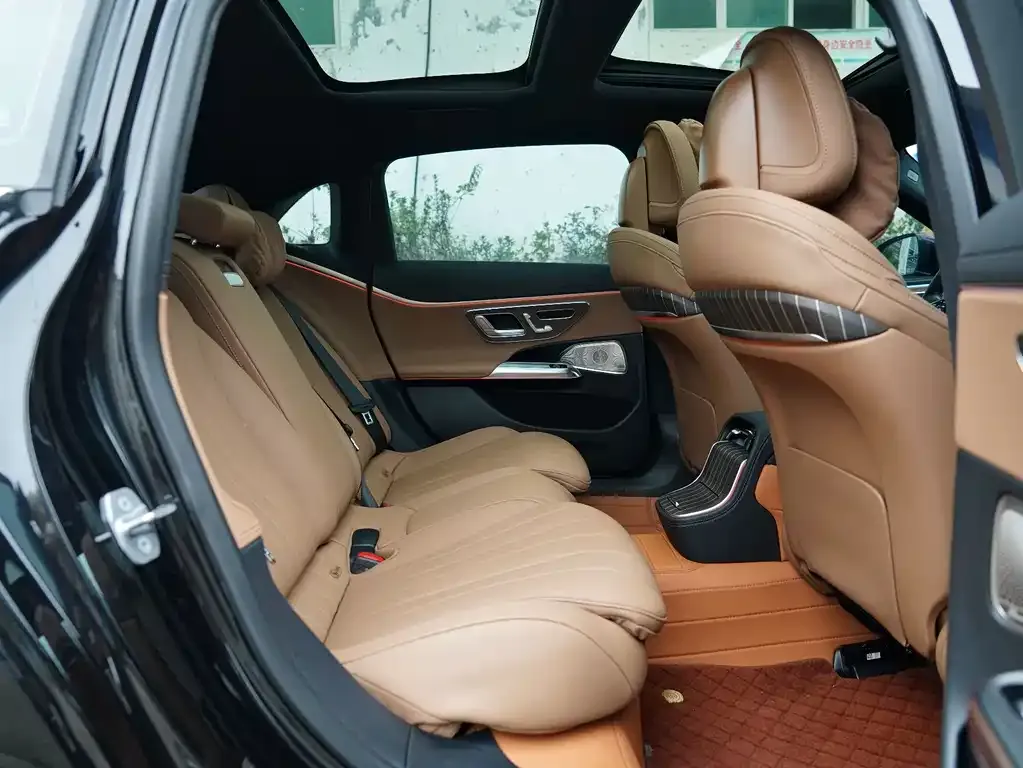 Mercedes-Benz E-Class 2024 из CN, фото 4