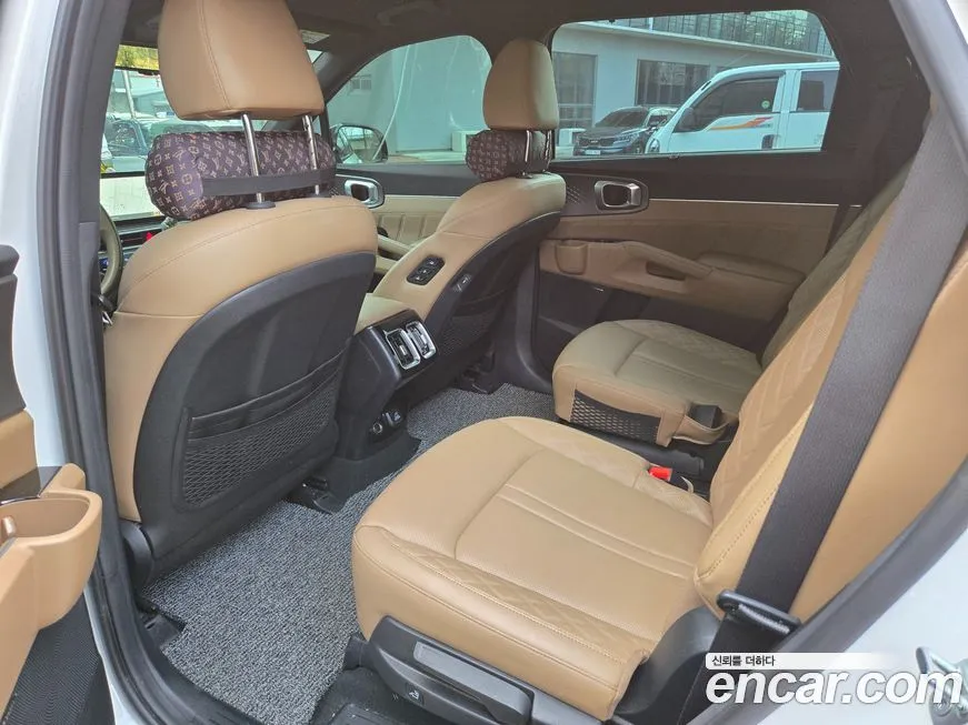Kia Sorento — фото 8