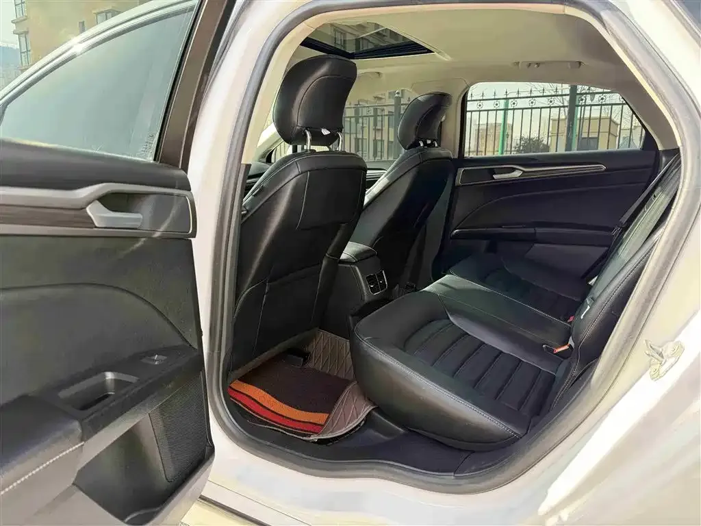 Ford Mondeo 2022 из CN, фото 7