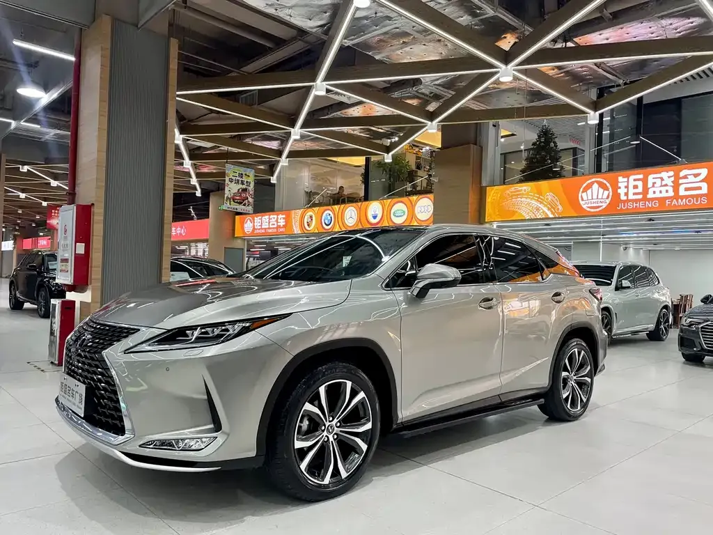 Lexus RX — фото 1