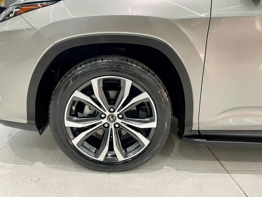 Lexus RX — фото 8