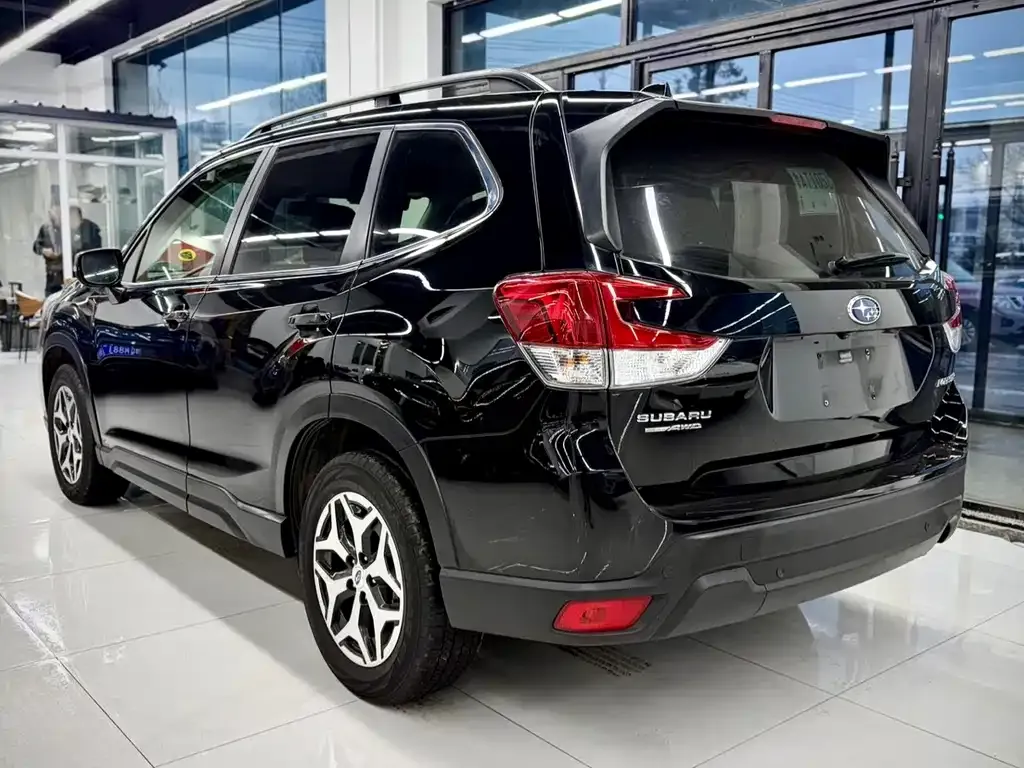 Subaru Forester — фото 5