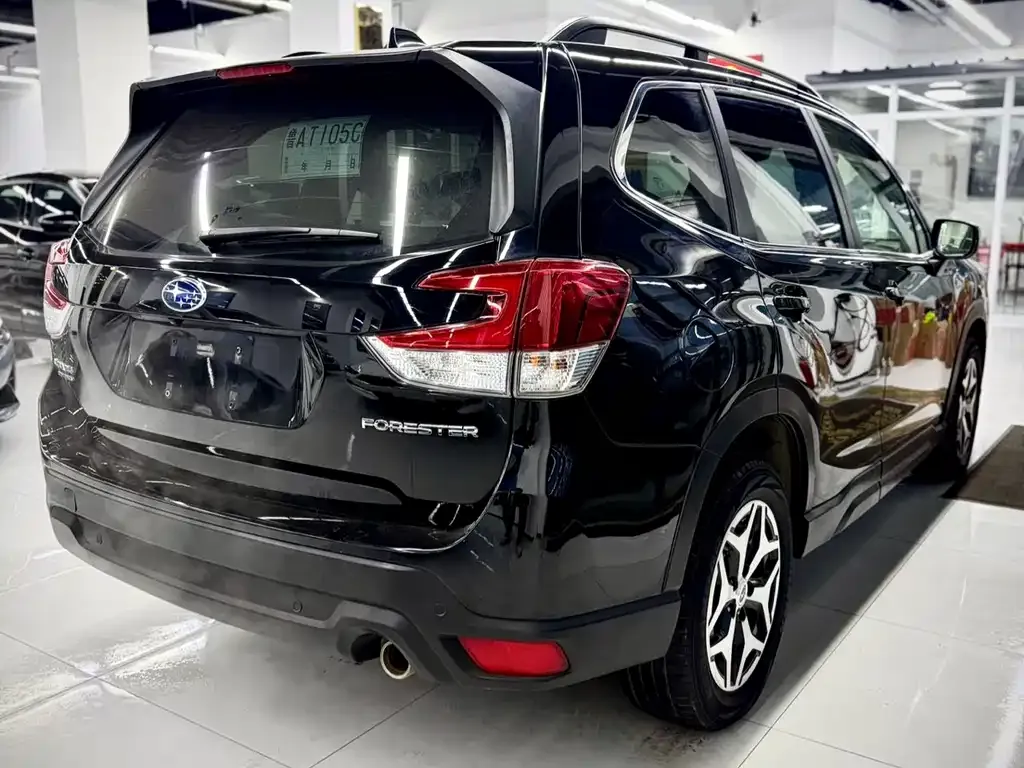 Subaru Forester — фото 10