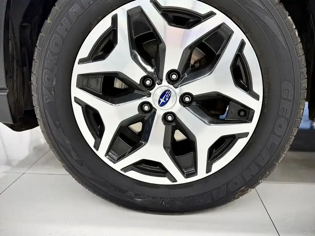 Subaru Forester — фото 9