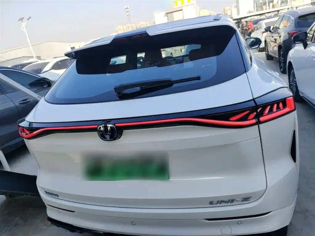 Changan UNI-Z New Energy 2025 из CN, фото 7
