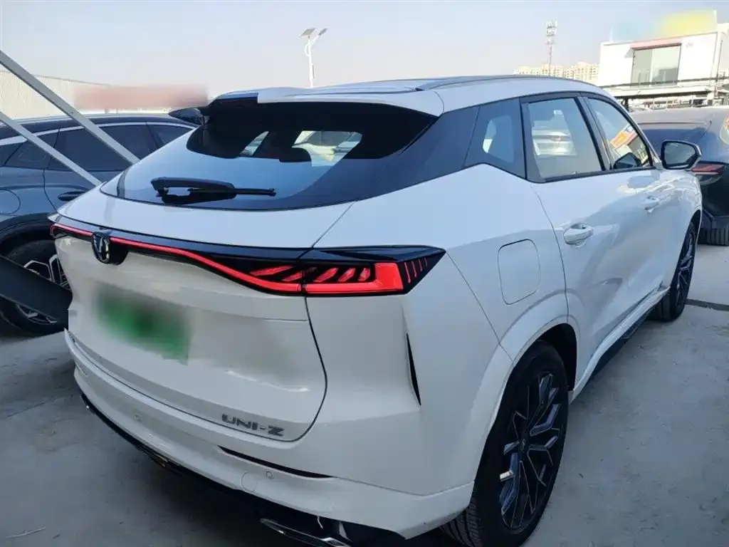 Changan UNI-Z New Energy 2025 из CN, фото 5