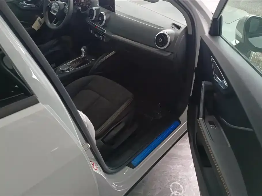 Audi Q2L e-tron 2024 из CN, фото 4