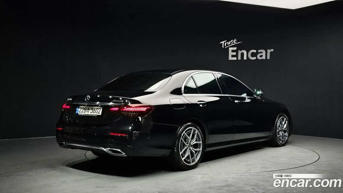 Mercedes-Benz E-Class — фото 3