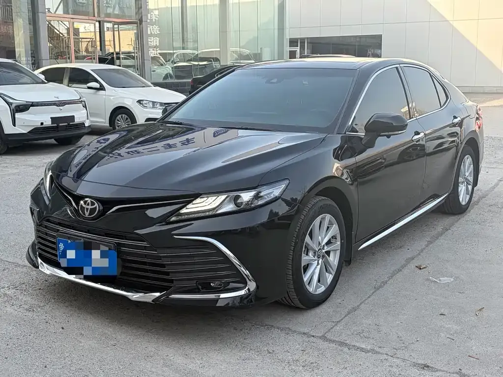 Toyota Camry 2023 из CN, фото 1