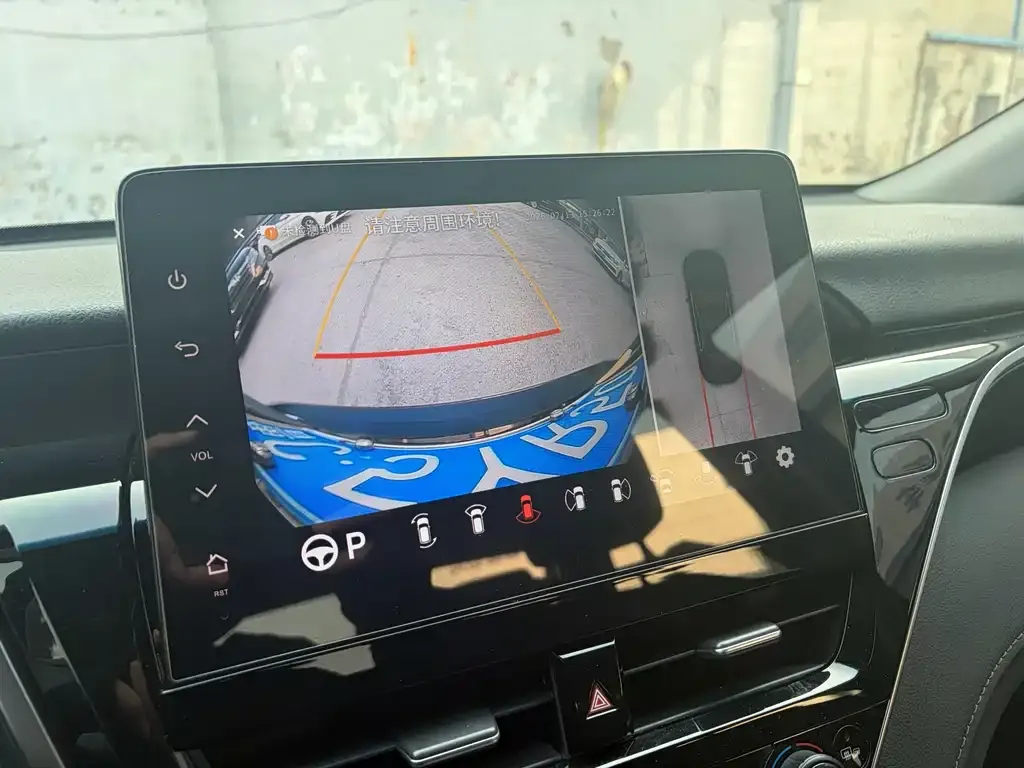 Toyota Camry 2023 из CN, фото 7