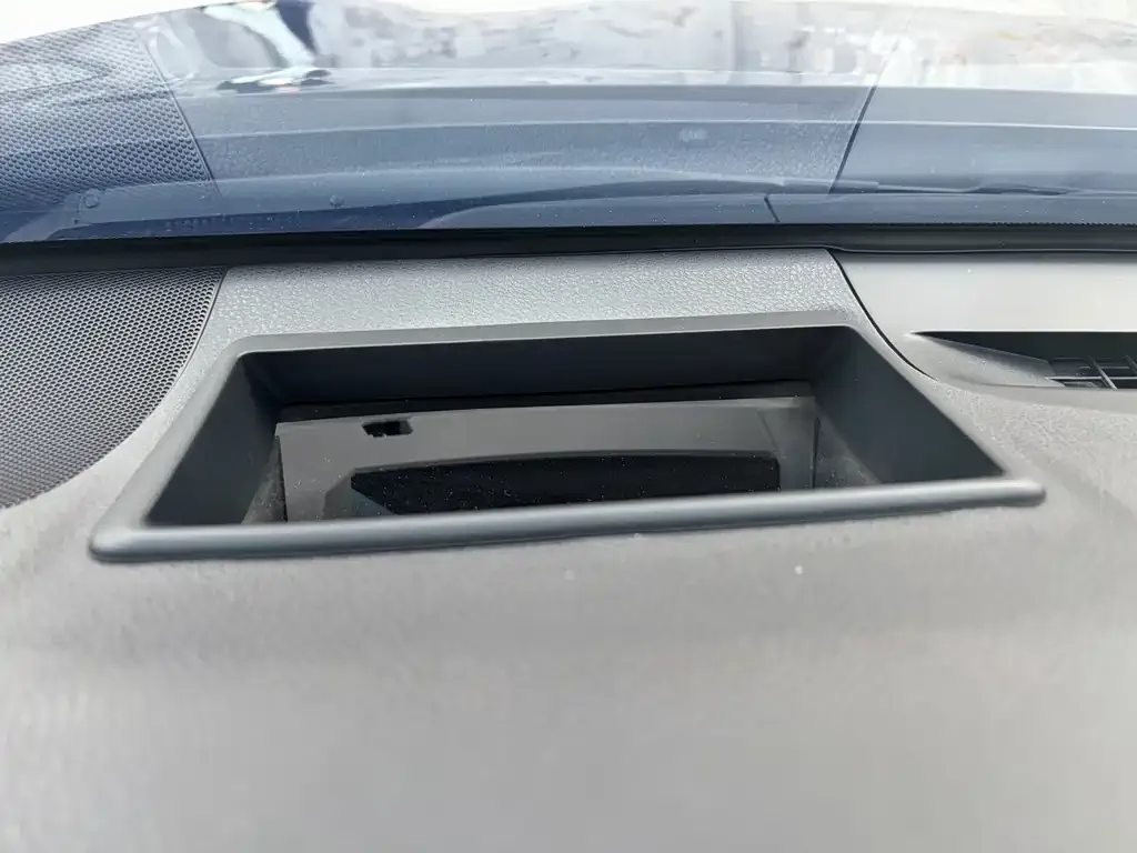 Toyota Camry 2023 из CN, фото 10