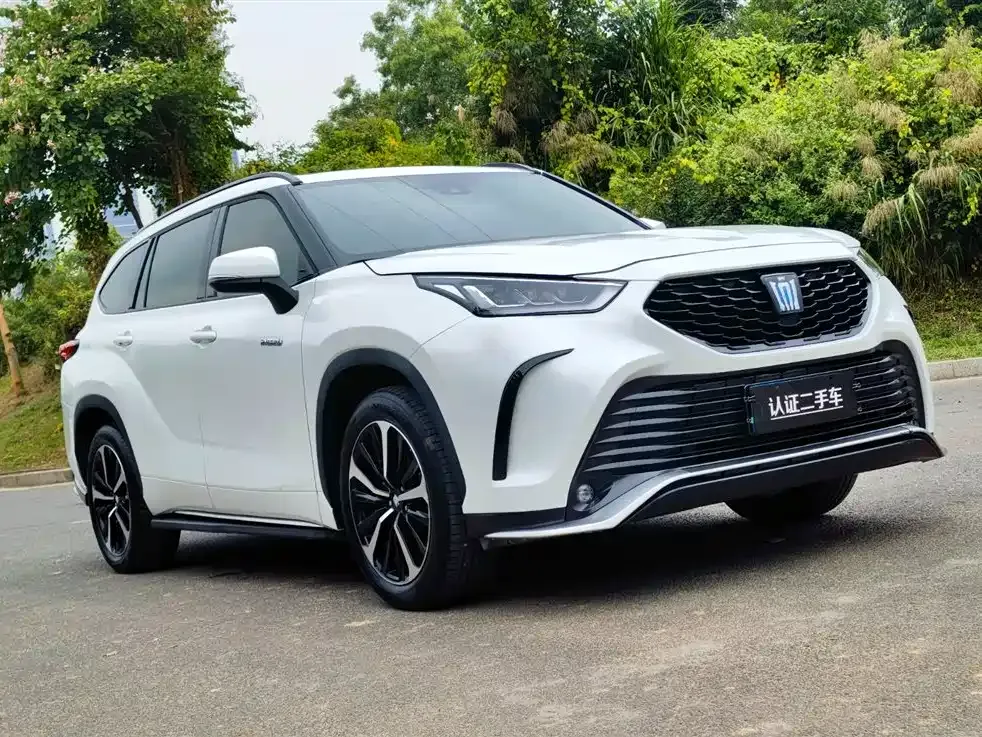 Toyota Crown Kluger 2021 из CN, фото 9