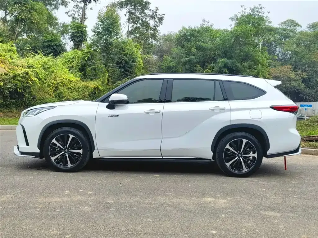 Toyota Crown Kluger 2021 из CN, фото 8