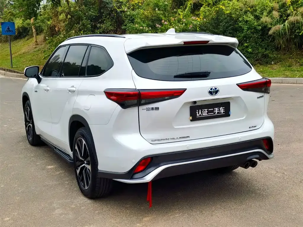 Toyota Crown Kluger 2021 из CN, фото 7