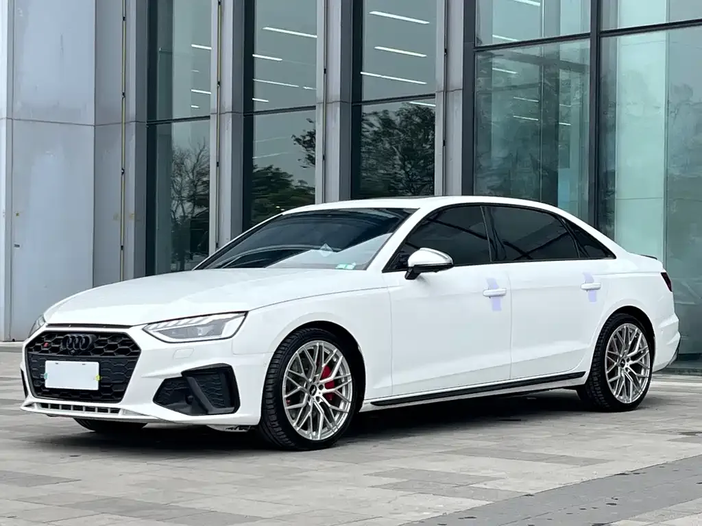 Audi A4L 2022 из CN, фото 1