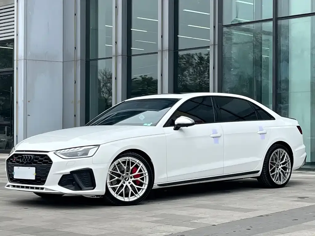 Audi A4L 2022 из CN, фото 9