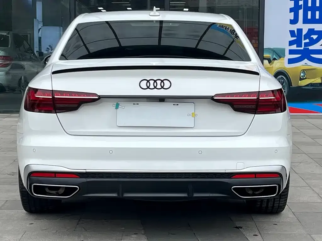 Audi A4L 2022 из CN, фото 6