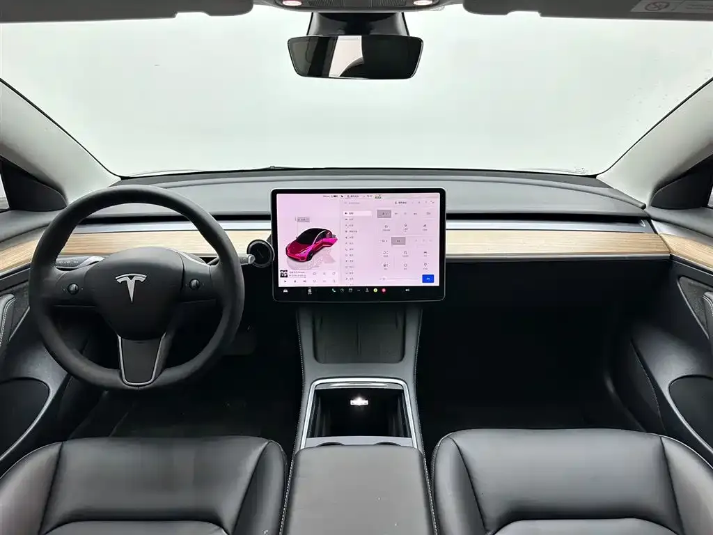 Tesla Model 3 — фото 2