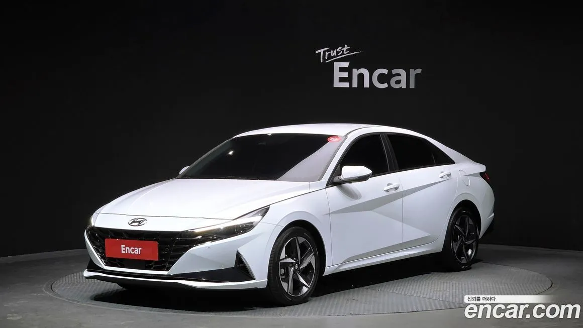 Hyundai AVANTE — фото 1