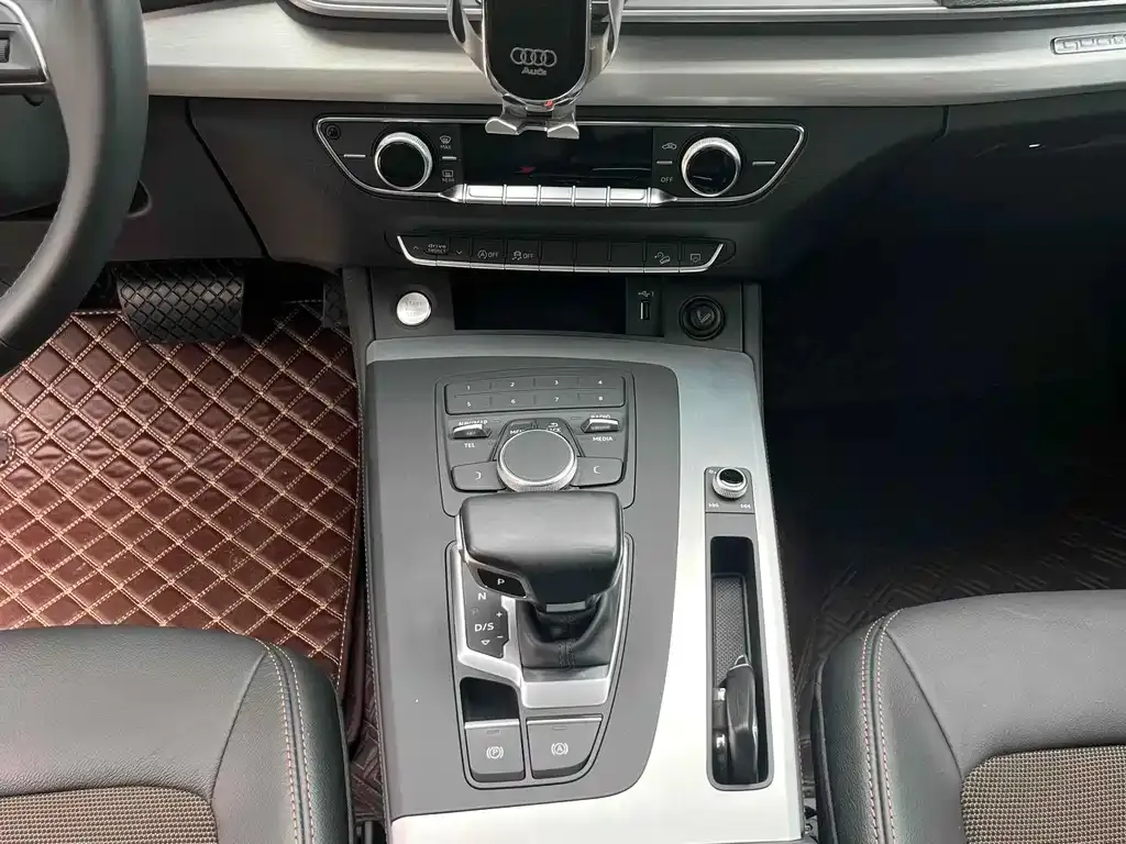 Audi Q5L 2021 из CN, фото 3