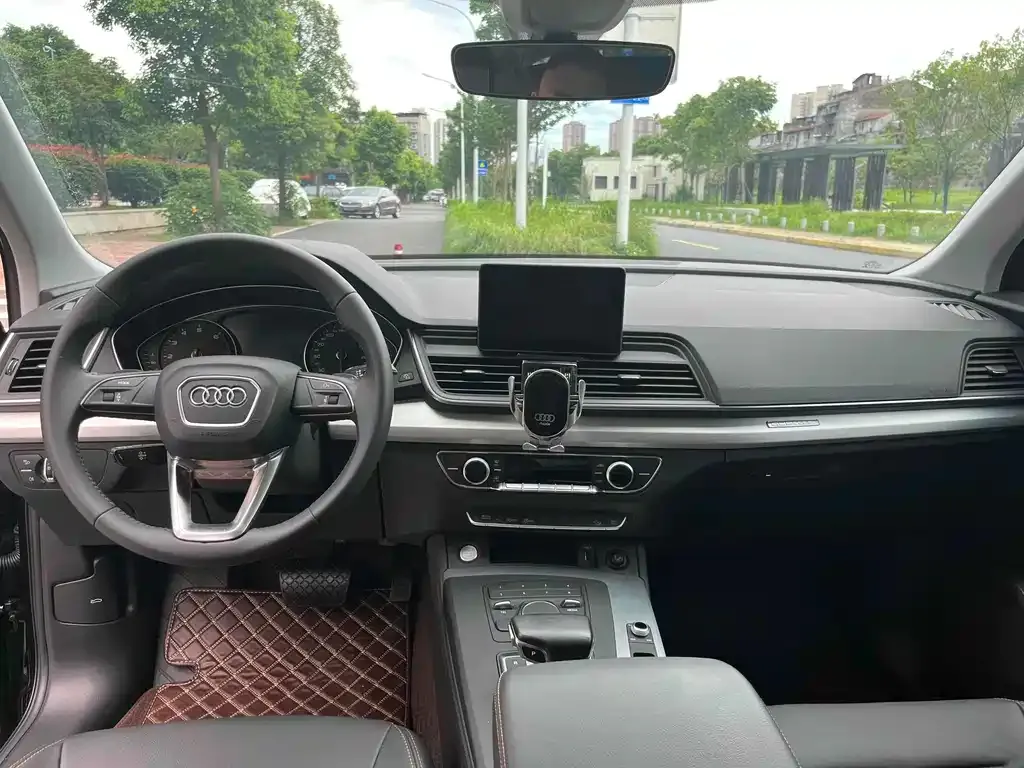Audi Q5L 2021 из CN, фото 2