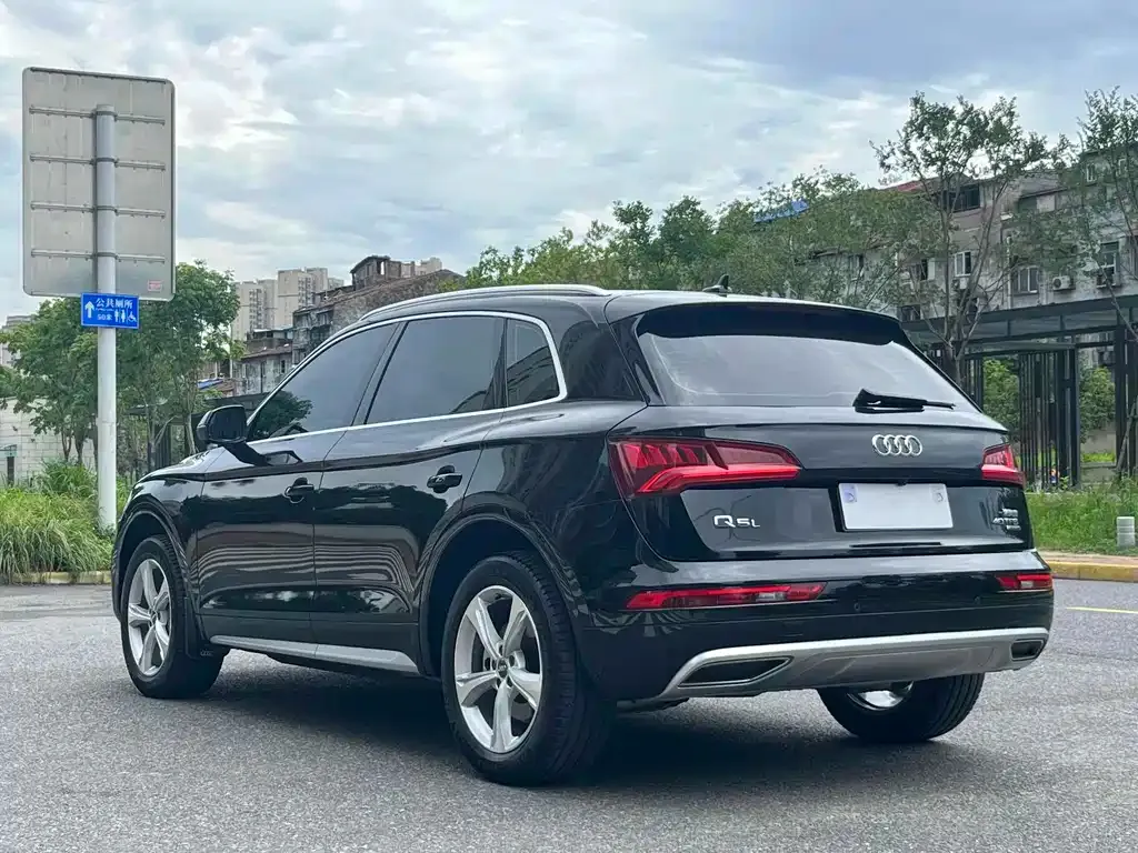 Audi Q5L 2021 из CN, фото 7