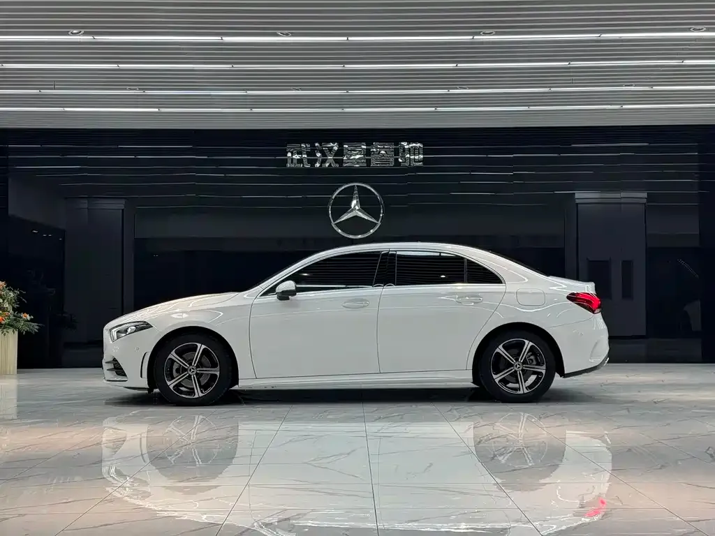 Mercedes-Benz A-Class 2023 из CN, фото 8
