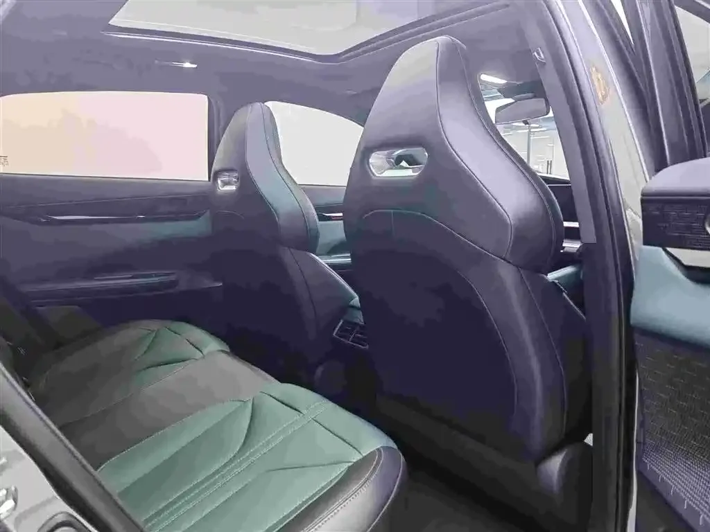 Changan UNI-V iDD 2024 из CN, фото 10