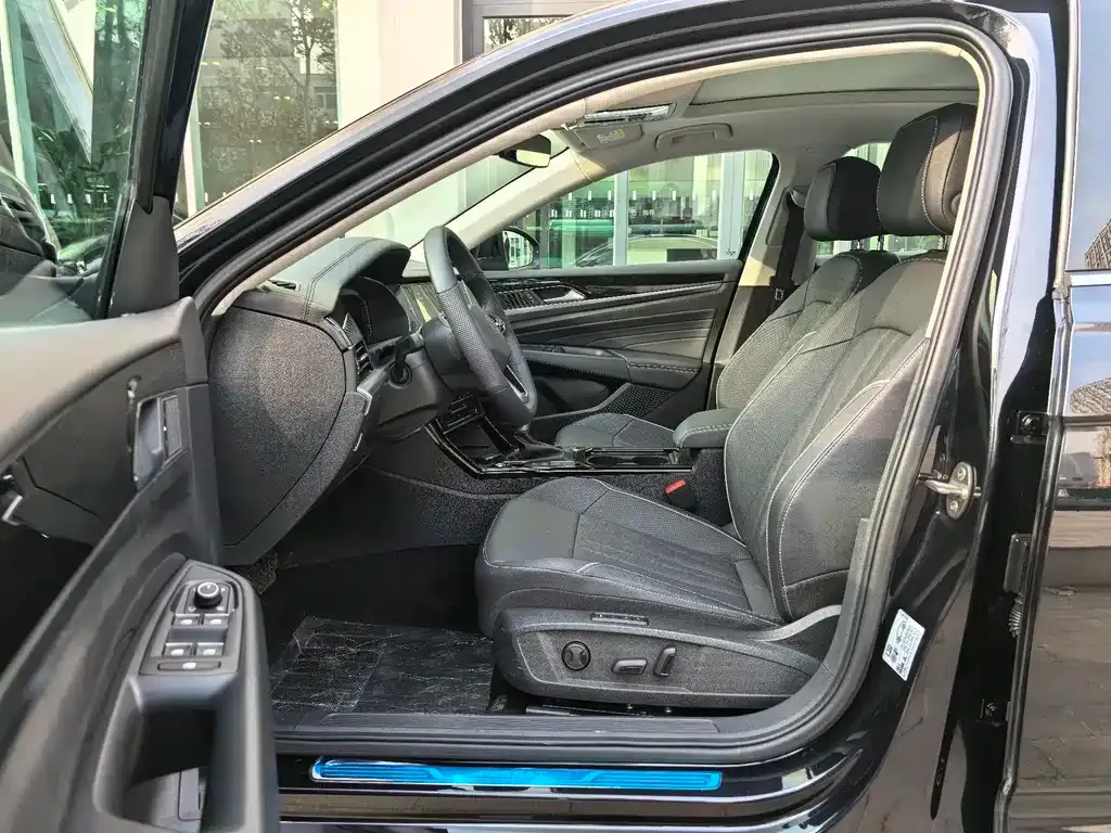 Volkswagen Passat 2024 из CN, фото 8