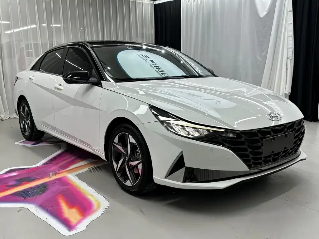 Hyundai Elantra — фото 10