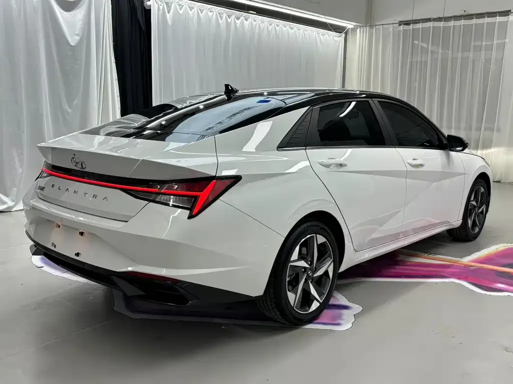 Hyundai Elantra — фото 6